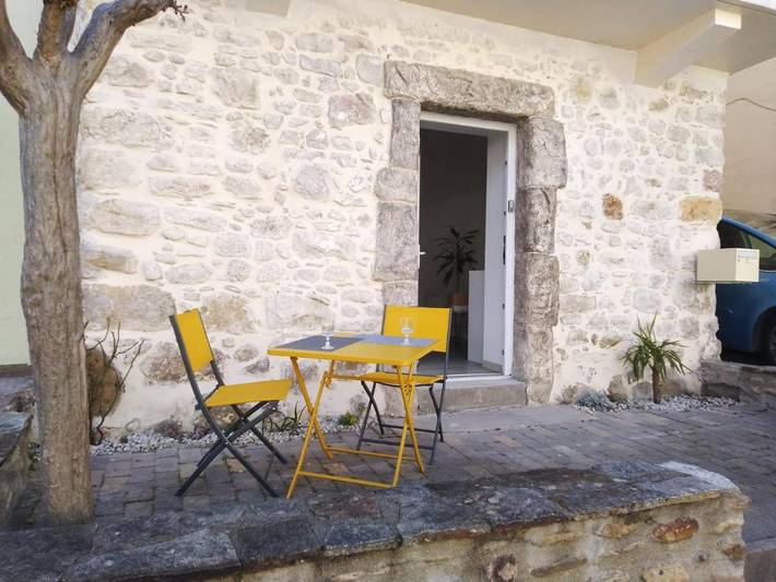 Maison d’hôte pour 3 personnes, avec terrasse à Hérépian
