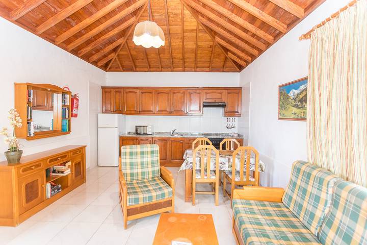 Villa für 2 Personen, mit Terrasse und Ausblick sowie Meerblick auf La Palma - 4