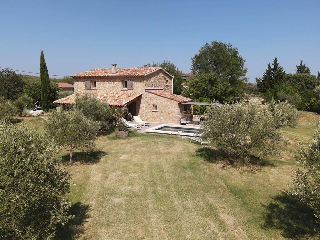 Bastidon avec piscine, calme, oliviers et vignes in Le Thoronet, Région de Draguignan