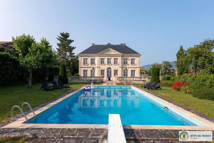 Maison d’hôte pour 4 personnes, avec jardin et vue ainsi que terrasse et piscine