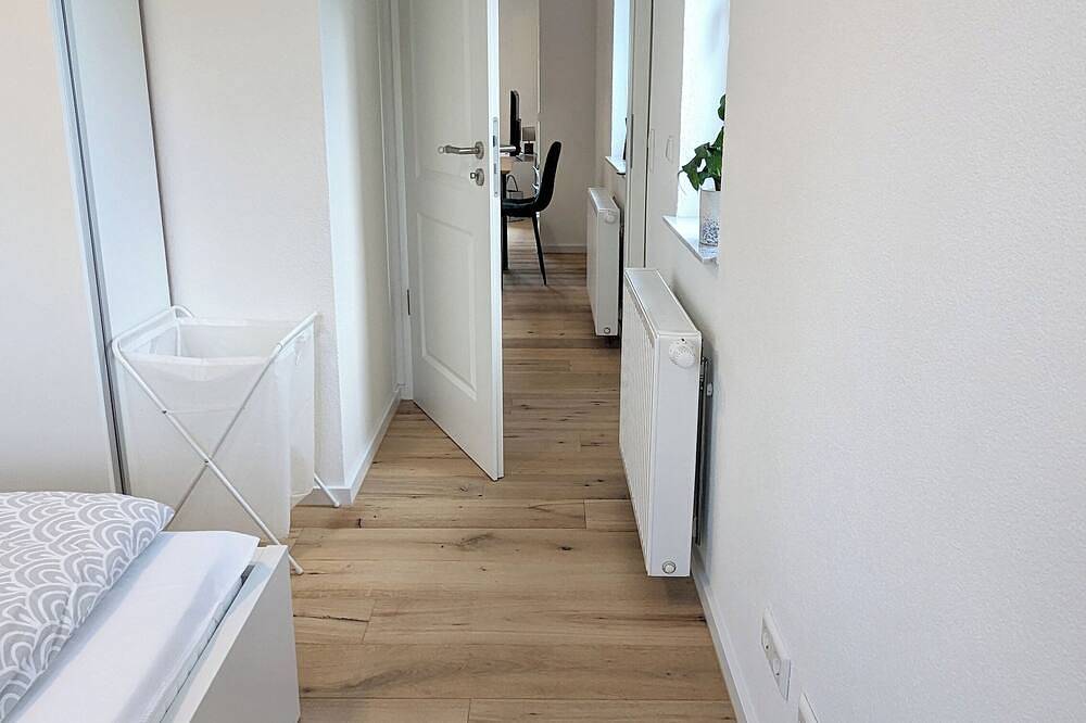 Ganze Wohnung, Möbliertes, modernes Apartment mit Balkon in Sindelfingen, Landkreis Böblingen