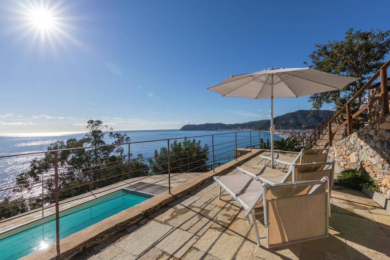 La Sterlizia di Santa Croce in Alassio, Riviera di Ponente