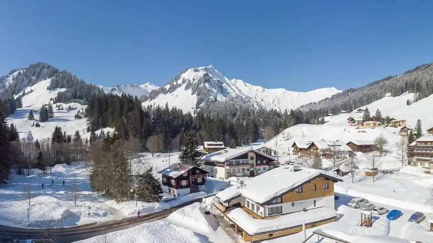 Ferienhaus für 14 Personen, mit Terrasse und Sauna im Kleinwalsertal