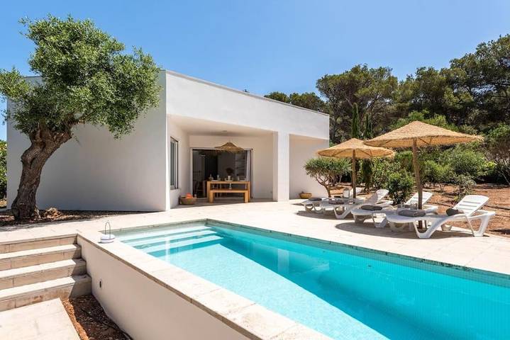 Casa rural para 6 personas, con jardín y piscina en Port d'Addaia