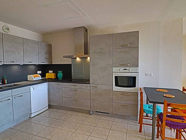 Gîte pour 5 personnes, avec terrasse et piscine dans Plage Lazaret - 2