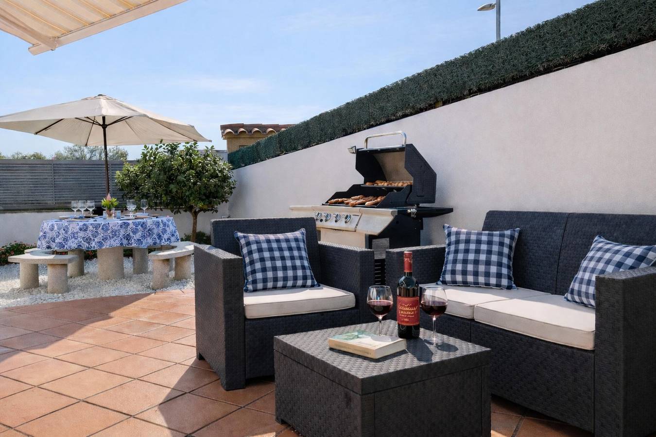 Alquiler vacacional en Roses, Costa Brava: Acogedora casa de 2 dormitorios con jardín y terraza, a 800 metros de la playa. in El Mas Mates, Roses