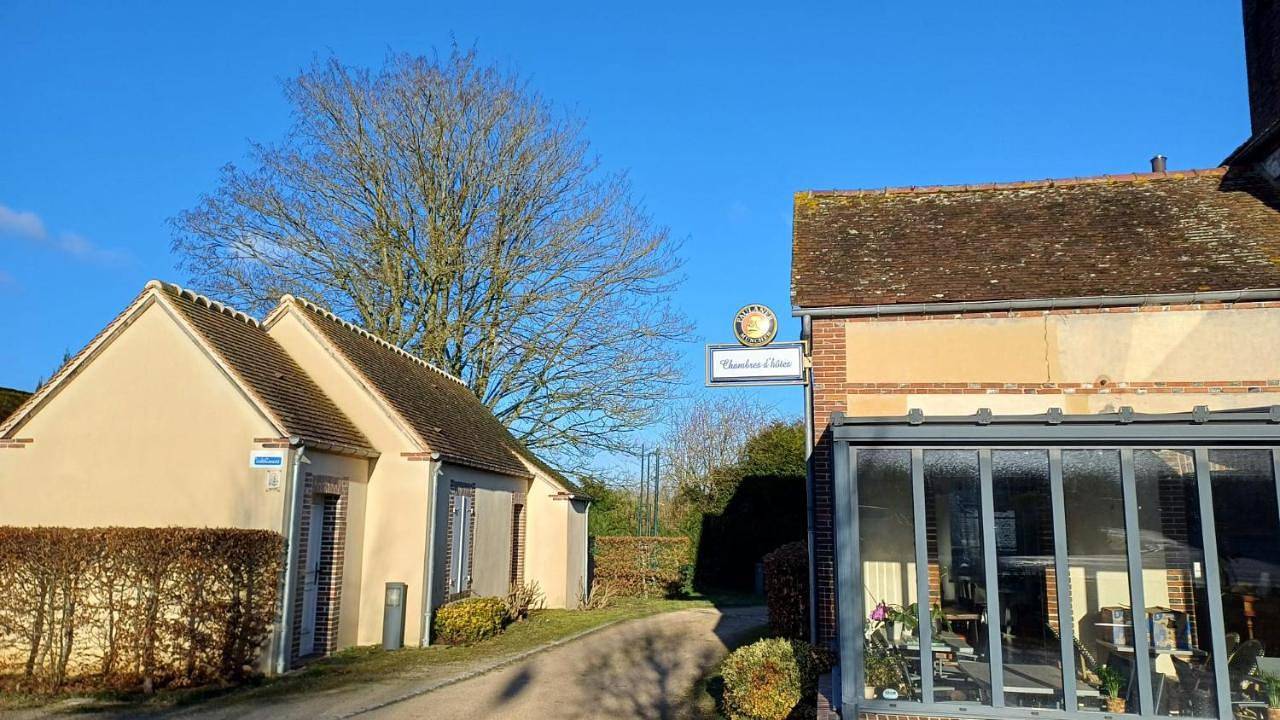 Double Room with Terrace in Boissy-lès-Perche, Région de Dreux