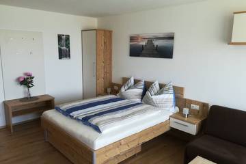Ferienwohnung für 4 Personen, mit Balkon in Strobl