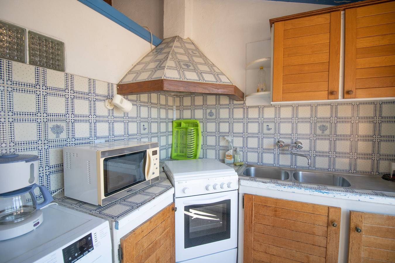Entire apartment, Holiday Apartment "T3 Zini" with Sea View, 2 Private Terraces & A/C in Appietto, Ajaccio region