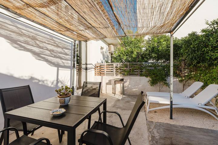 Entire apartment, Apartment 'Vento E Salsedine Grecale' with Private Garden, Wi-Fi and Air Conditioning in Marsala, Trapani Province