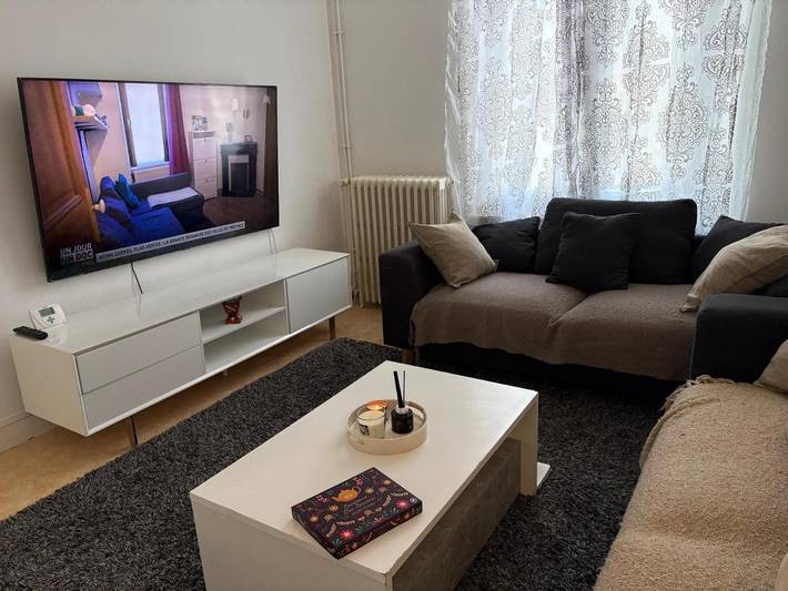 Location de vacances pour 5 personnes, avec piscine ainsi que vue et terrasse, animaux acceptés à Courtenay - 4