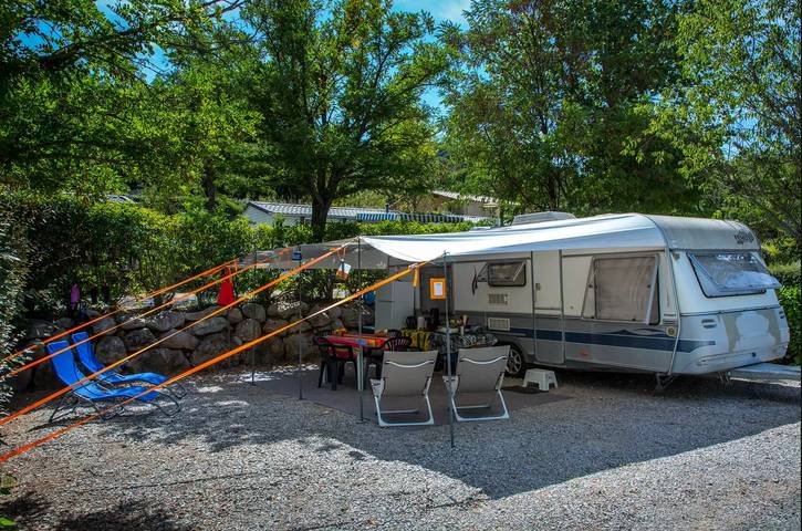 Mobil home pour 5 personnes, avec terrasse et piscine, animaux acceptés à Gréoux-les-Bains - 2