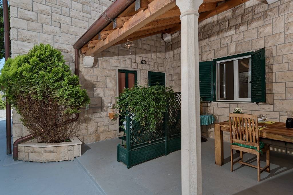 Ganze Wohnung, Ferienwohnung in Bol mit Terrasse, Klimaanlage, W-Lan, Spülmaschine (3758-1) in Bol, Brac