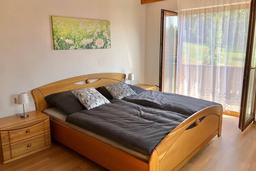 Ganze Wohnung, Moderne Ferienwohnung (100qm) mit Balkon in Hohenwarth, Ostbayern