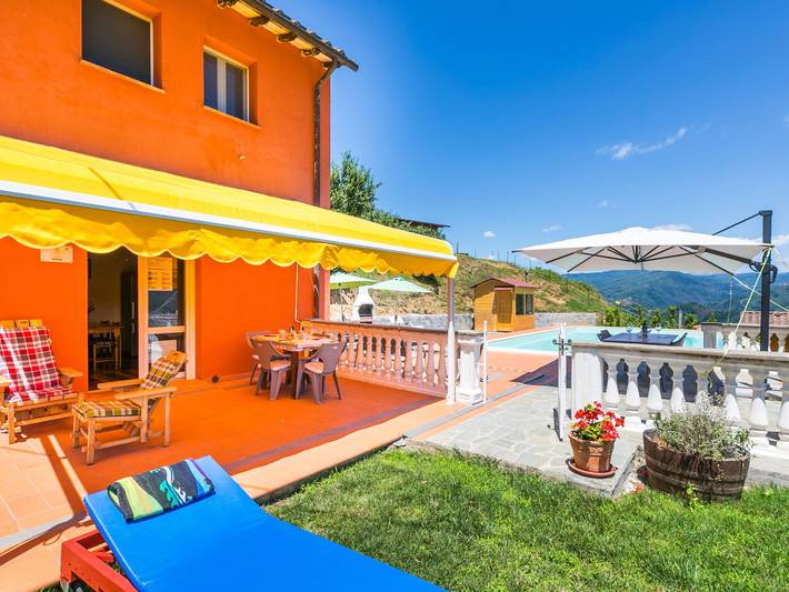 Agriturismo per 4 persone, con giardino in Pescia