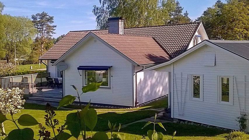 Hus för 9 Personer, med bubbelpool och trädgård i Lerum