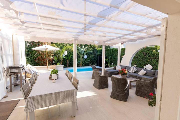 Location de vacances pour 4 personnes, avec jardin et piscine dans Plage de la Salis - 3