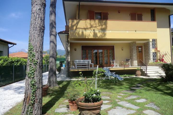 Ferienhaus für 8 Personen, mit Balkon und Garten in Marina di Pietrasanta