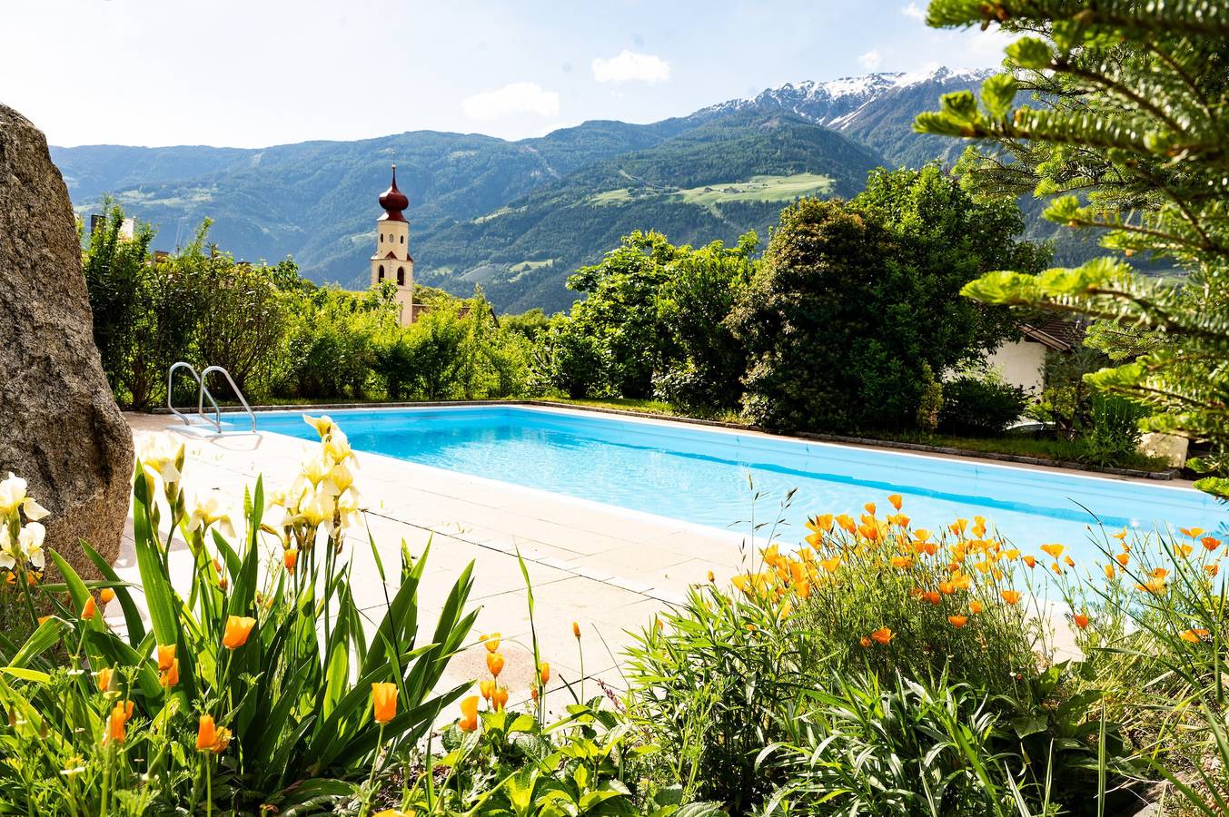 Zimmer „Rosé“ mit Bergblick, Gemeinschaftspool und Wlan in Naturns, Texelgruppe