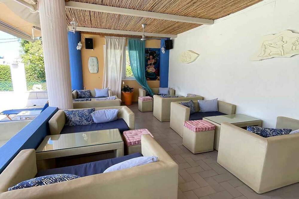 Mobile home with air conditioning, terrace and pool in Plakias, Rethymno region