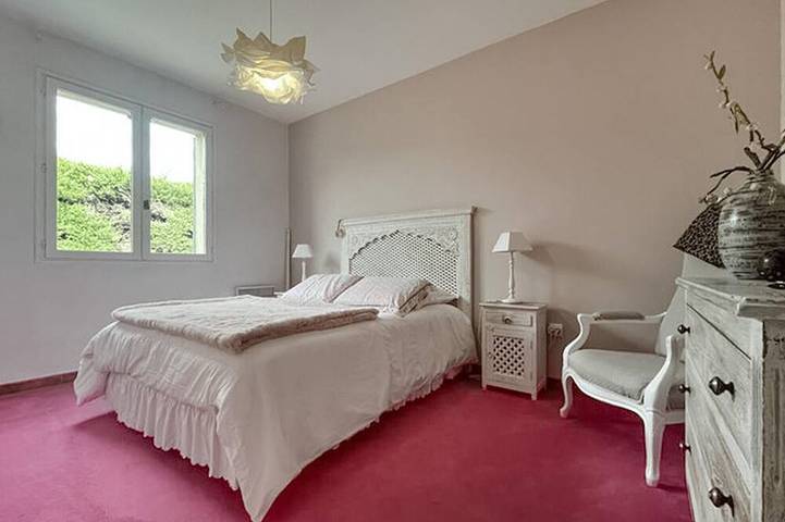 Gorgeous home in Roquemaure in Roquemaure, Nimes region