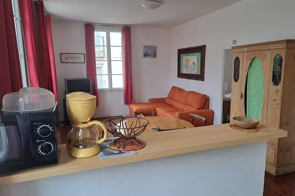 Entire apartment, Panoramic view accommodation in Saintes, Saintes region