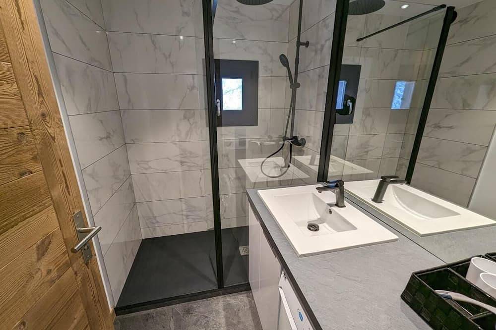 Ganze Wohnung, 150m bis zum stadtzentrum, 2te Etage, blick skipisten, balkon, fernseher, 35m², Les Saisies in Les Saisies, Albertville und Umgebung