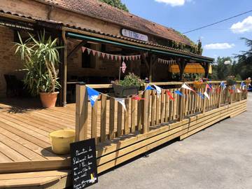 Camping pour 10 Personnes dans Sainte-Nathalène, Périgord Noir, Photo 2