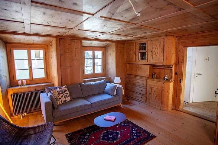 Ganze Wohnung, Tgesa Antgerna 1.Og Appartement/Fewo, Bad, Wc, 2 Schlafräume in Salux, Surses