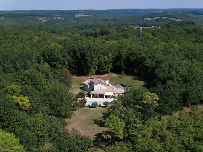 Location de vacances pour 6 personnes, avec piscine et jardin à Beaumont-du-Périgord - 2