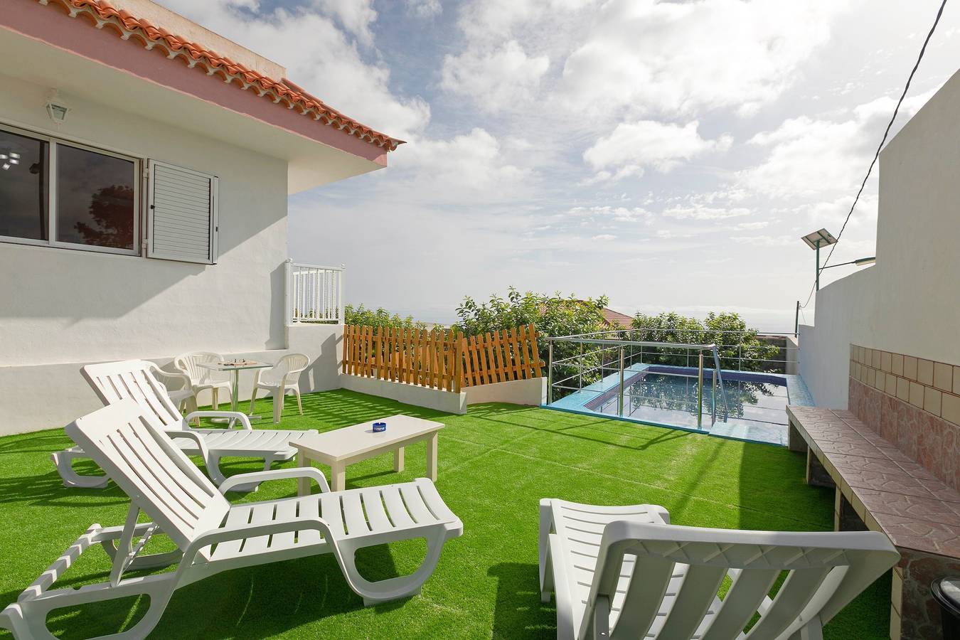 Clemente House, Private Pool – Sea Views, Private Terrace, and Wi-Fi in La Hidalga, South Tenerife