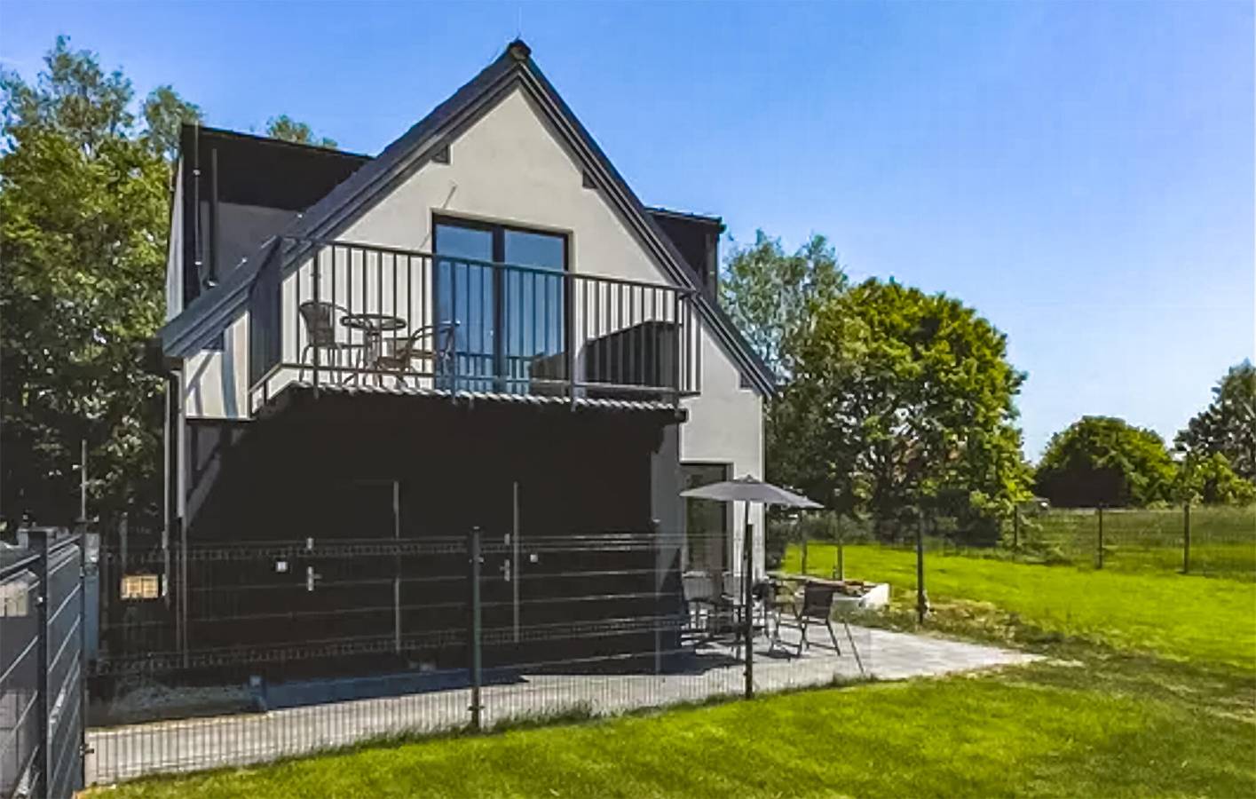 Ganze Ferienwohnung, Ferienwohnung für 5 Personen mit Pool in Trzęsacz, Powiat gryficki