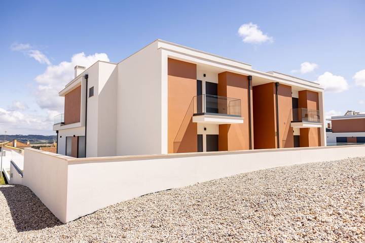 Apartamento inteiro, Sant'ana Beach Apartment - By Sch - T in Salir do Porto, Tornada e Salir do Porto