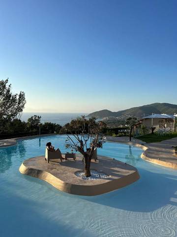 Maison d’hôte pour 4 personnes, avec vue et jardin ainsi que sauna et piscine à Santa Maria di Castellabate