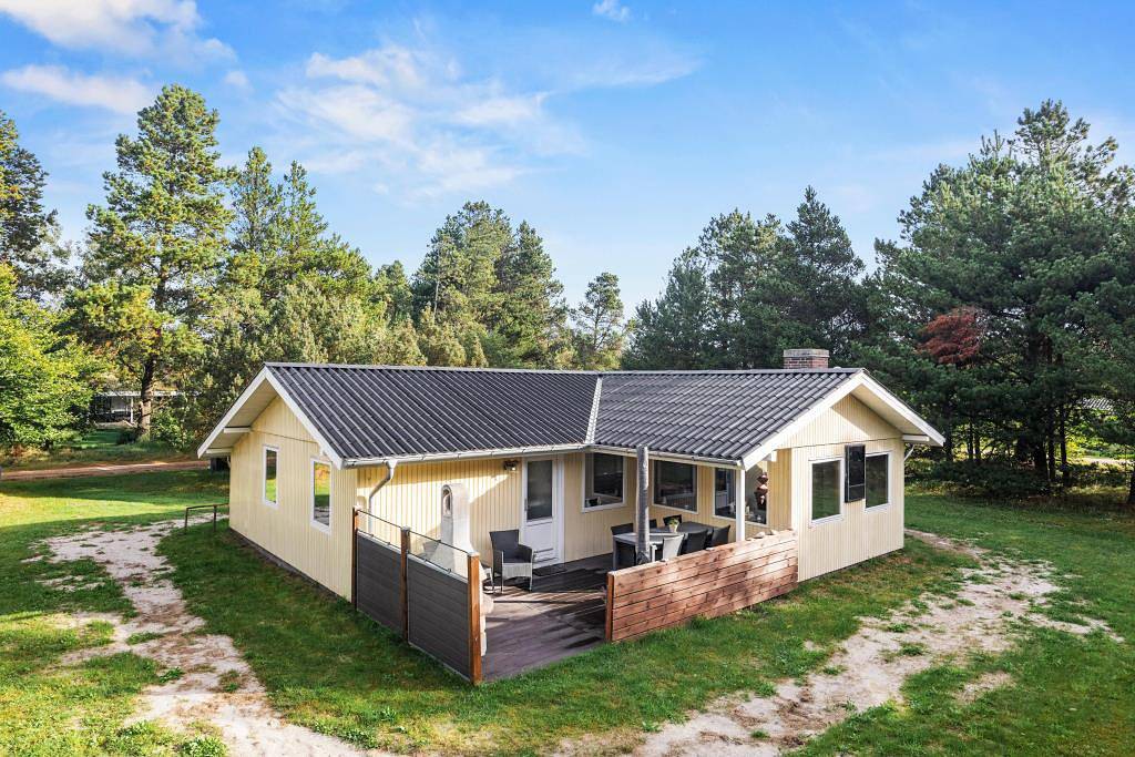 2025 renovated holiday home in Houstrup for 6 guests - close to forest and coast in Nørre Nebel, Région de Varde