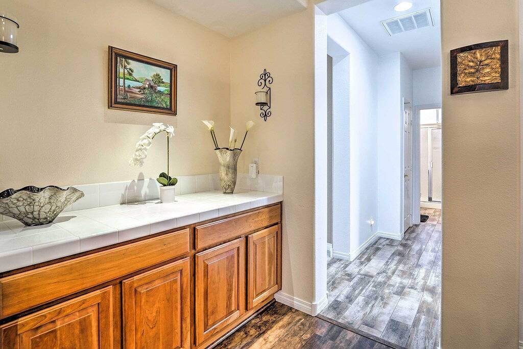 Neu! ~ 3.900 Quadratmeter North Vegas Home mit großem Patio in North Las Vegas, Nevada