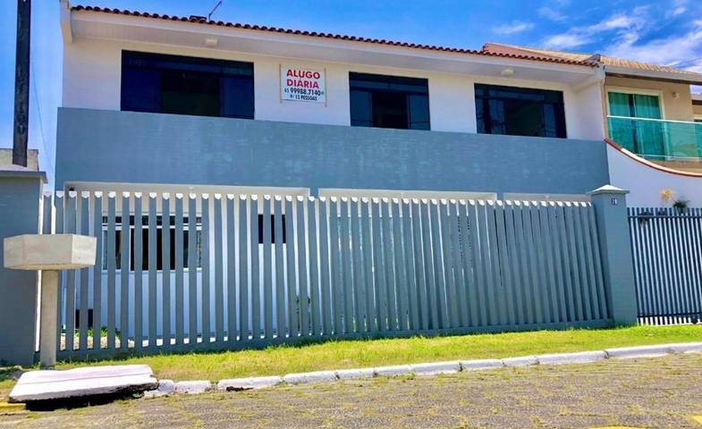 Casas e apartamentos de temporada para 11 pessoas, com balcão e vista no Litoral Paranaense