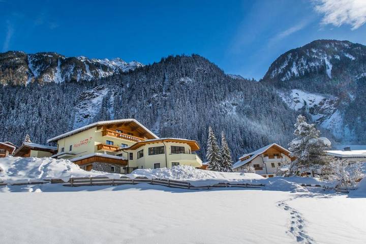BnB für 3 Personen, mit Sauna und Garten sowie Ausblick in Neustift im Stubaital