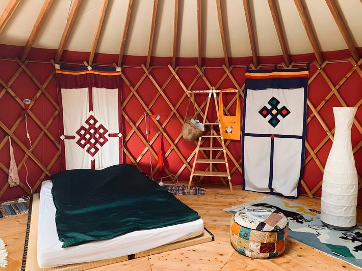 “Yurt” Guest Room with Mountain View and Shared Garden in Beaulieu (Le Puy-en-Velay), Haute-Loire