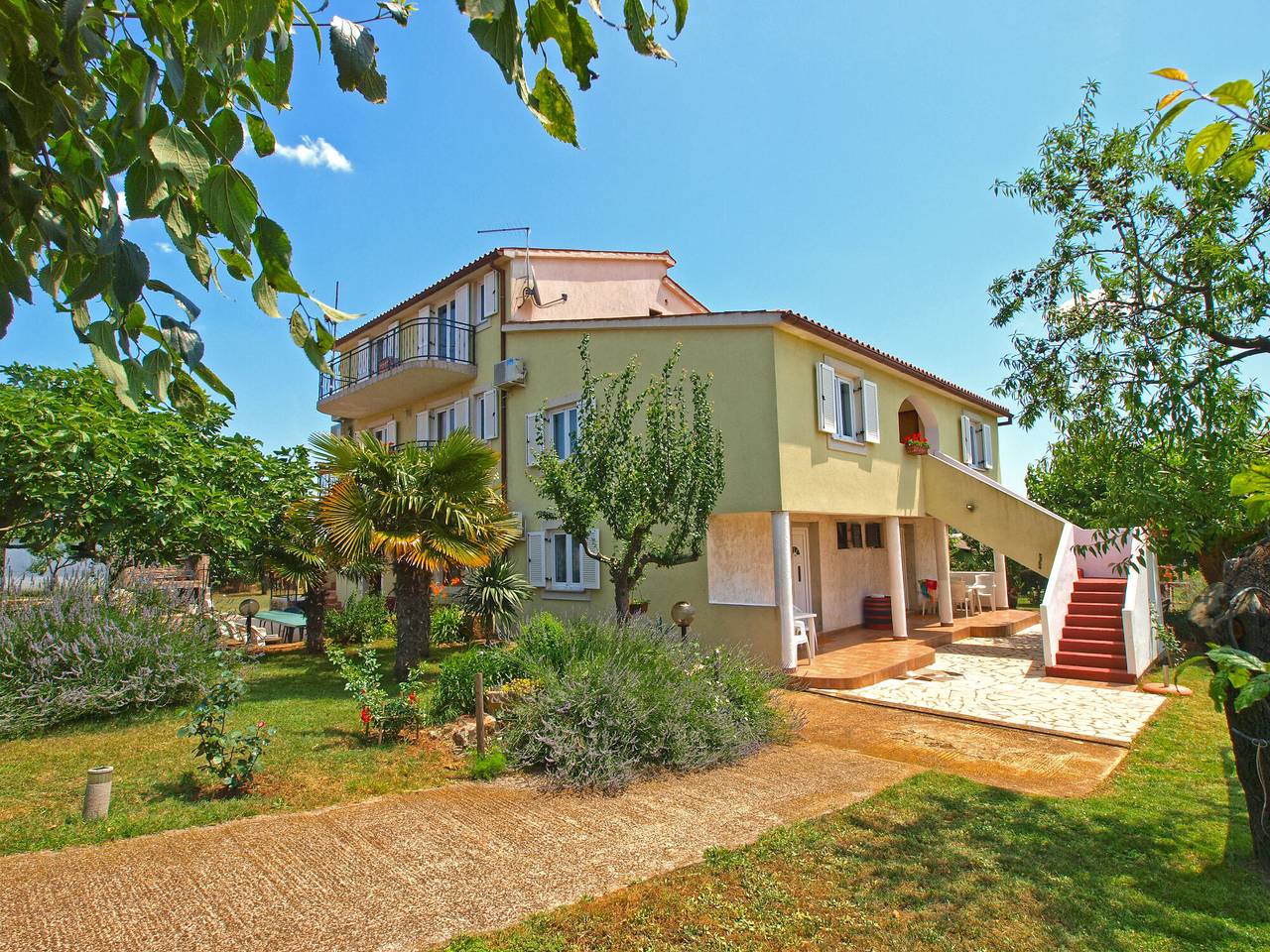 Appartamento intero, Appartamento vacanze per 2 persone con terrazza in Fazana, Costa meridionale dell´Istria