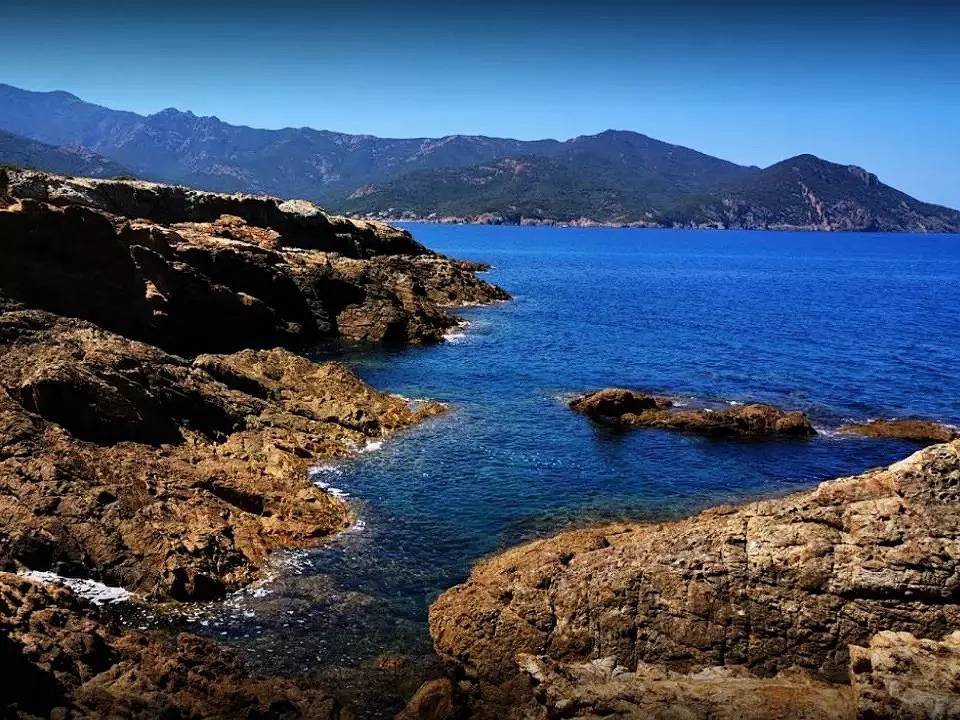 Premium air-conditioned mobile home 3 rooms 4/6 persons in Galéria, Parc naturel régional de Corse