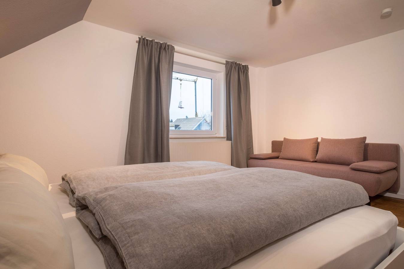 Entire apartment, Holiday Apartment "Allgäu" close to the Lake with Roof Terrace & Wi-Fi in Kißlegg, Region Bodensee-Oberschwaben