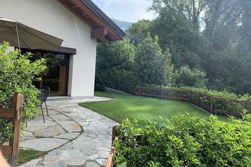 Gîte pour 4 personnes, avec terrasse ainsi que jardin et jacuzzi à Saint-Christophe