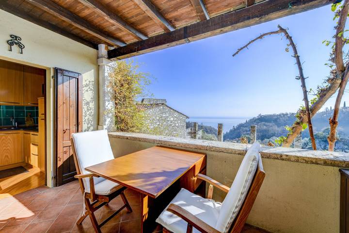 Ferienwohnung für 2 Personen, mit Balkon und Garten sowie Seeblick in Gardone Riviera - 3
