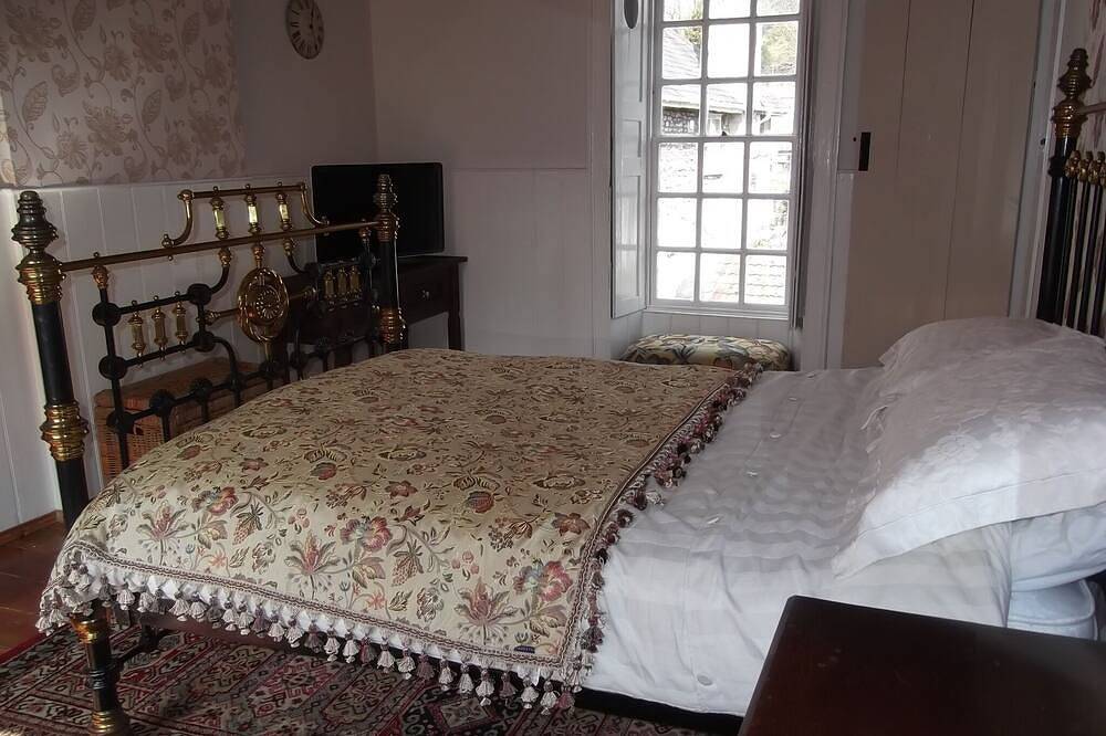 Private Annex to Manor Sleeps 6 in Shepton Mallet, Somerset