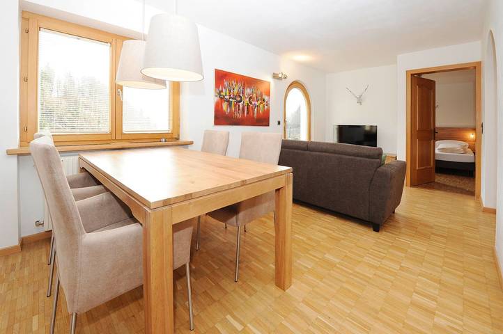 Ferienwohnung für 5 Personen, mit Balkon und Terrasse sowie Garten und Ausblick in Tschagguns