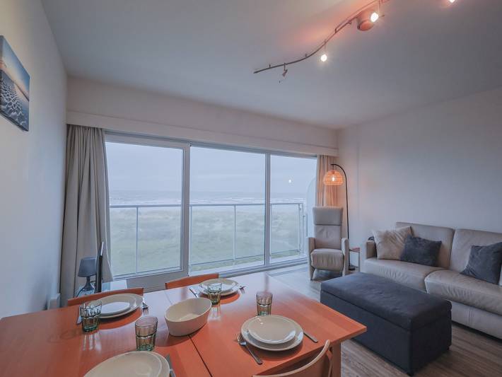 Entire apartment, Studio by the Sea in Belgium with Beach Access in Oostduinkerke-Bad, Koksijde