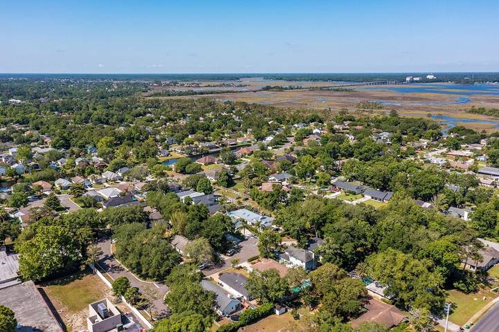 Beach rental for 8 people, with yard and balcony, with pets in Jacksonville Beach