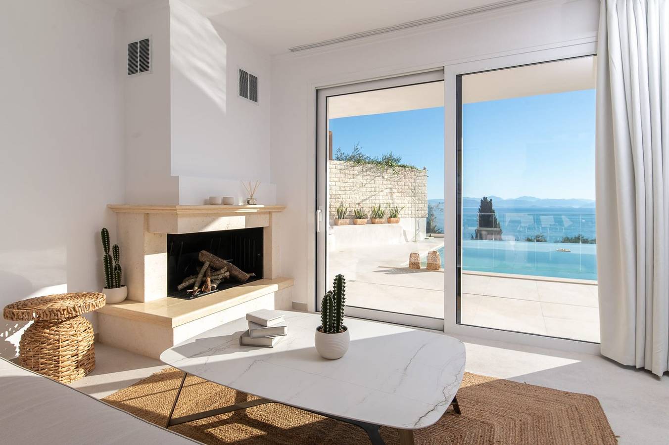 Ολόκληρο το διαμέρισμα, Senior Suite with pool view in Πέραμα, Κέρκυρα