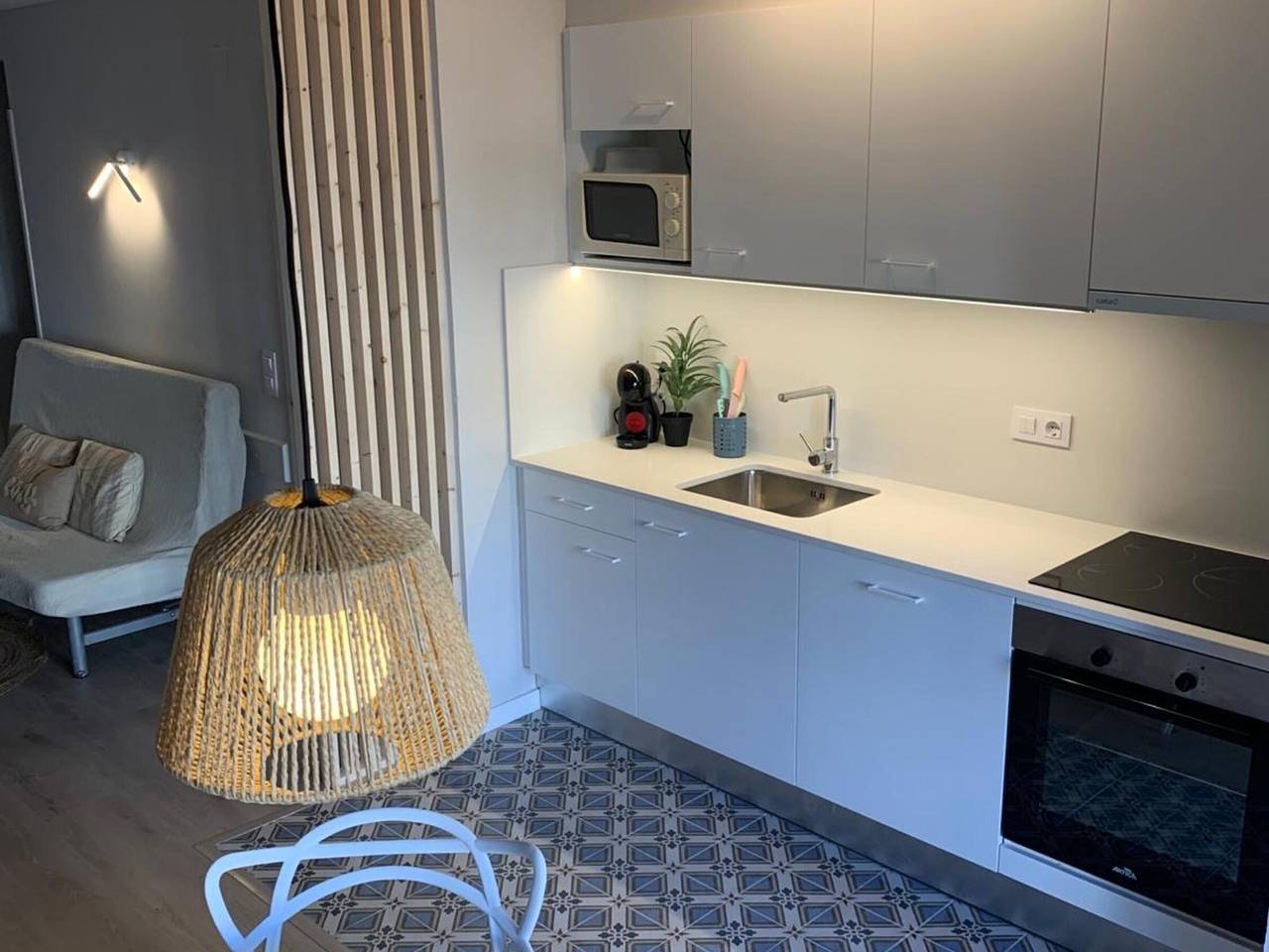 Apartamento entero, Encantador dúplex en L'Escala con aire acondicionado cerca de Empúries in La Escala, Alt Empordà